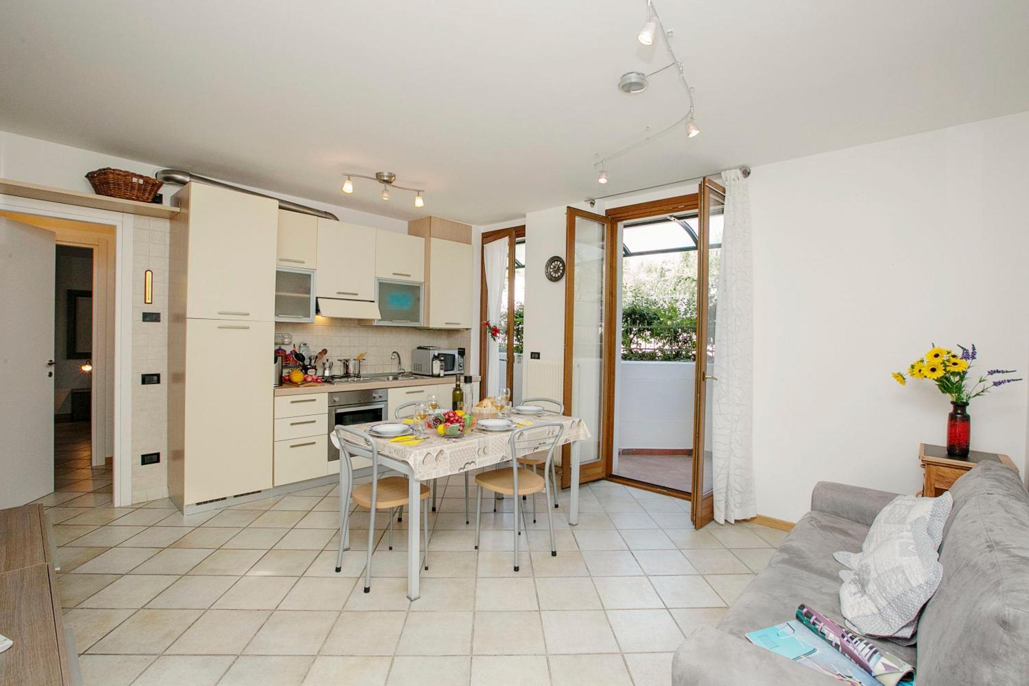 Appartamento Lara - Happy Rentals Riva del Garda Bagian luar foto