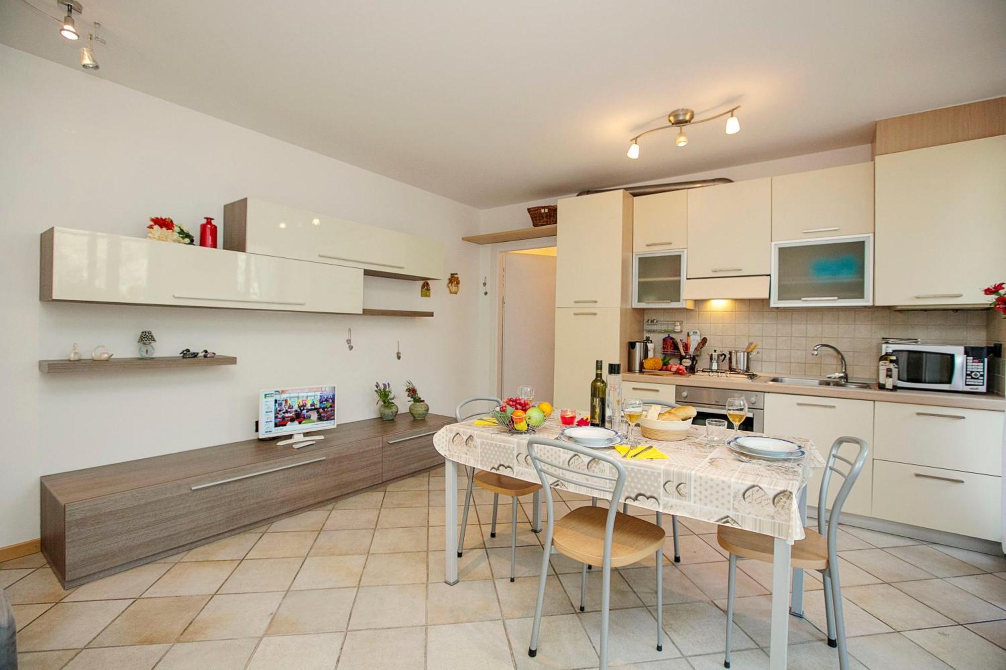 Appartamento Lara - Happy Rentals Riva del Garda Bagian luar foto